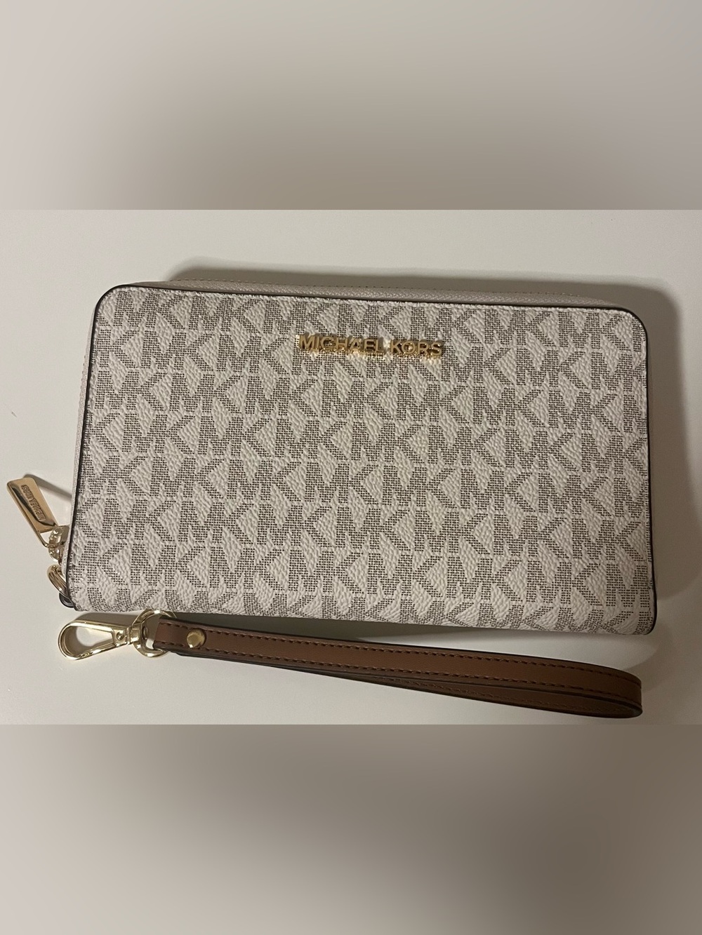 NWOT Michael Kors White Signature Zip Wallet/Wristlet